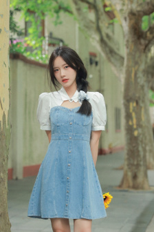 暴露调教教浪荡女学生小说